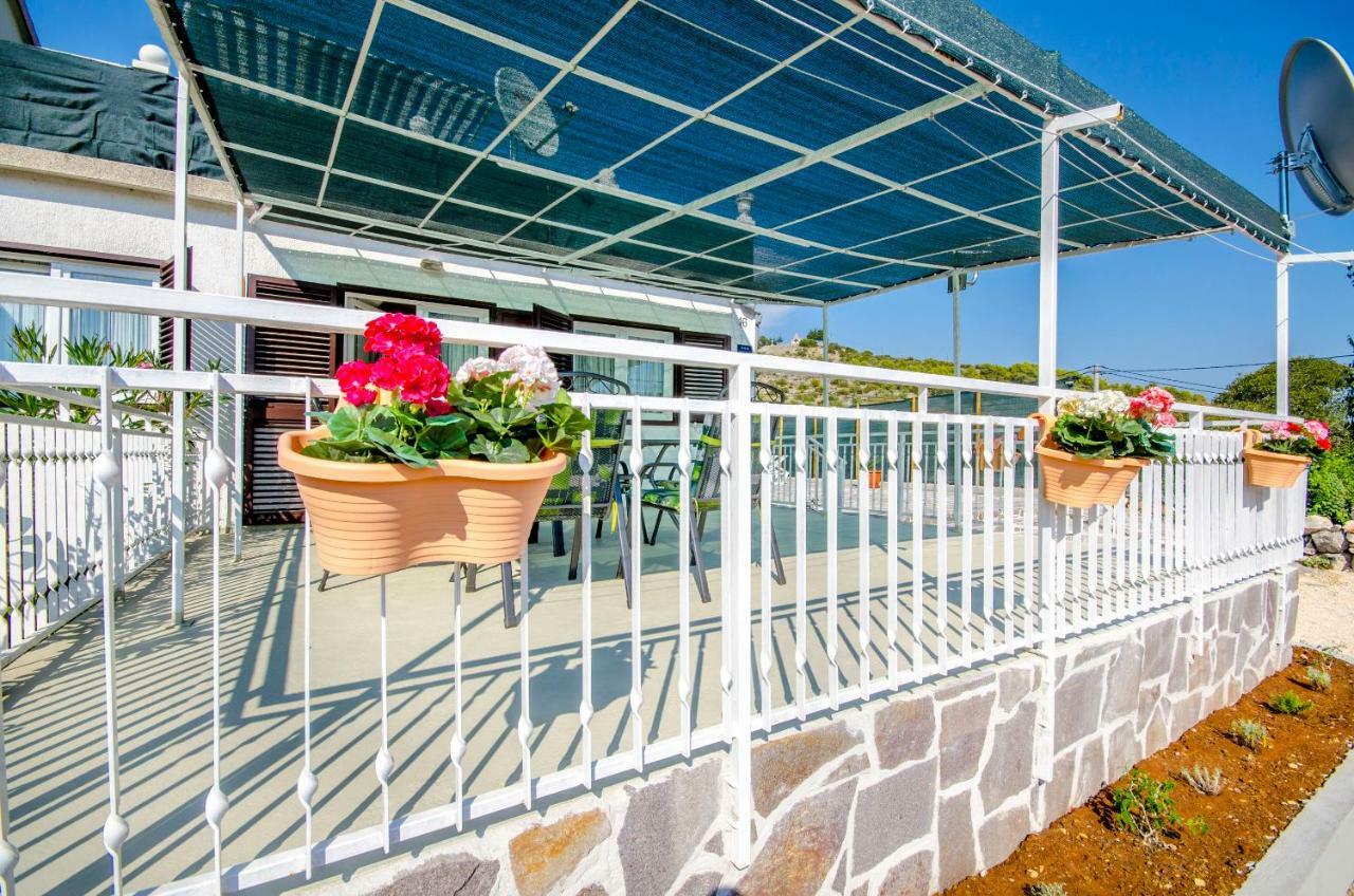 Apartment Snjezana Marina Exterior foto